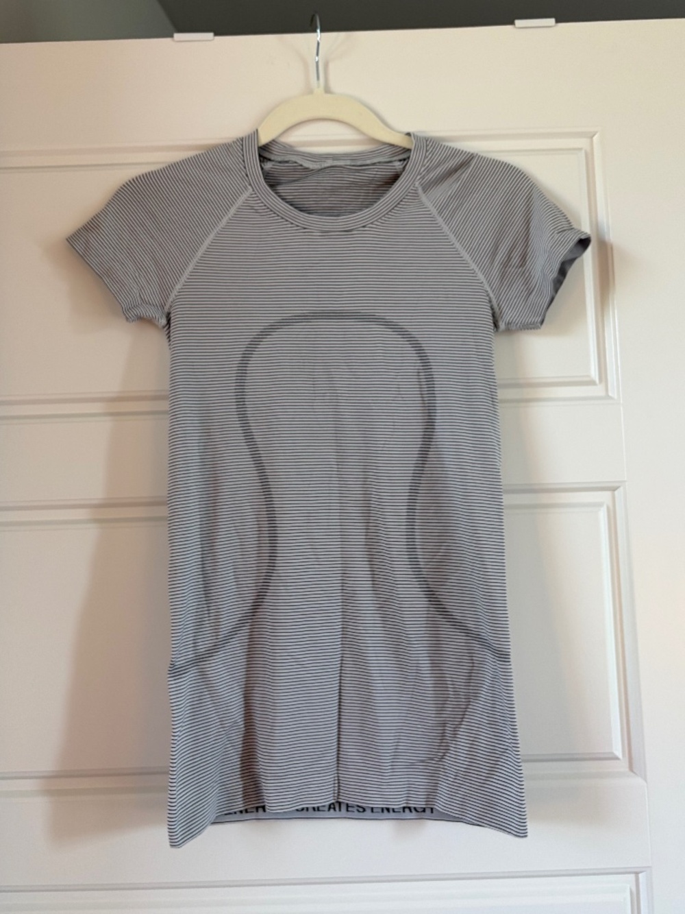 Lululemon Short Sleeve Swiftly - Size 4 - Striped